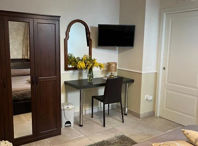 לינה וארוחת בוקר Maison De Charme 4*