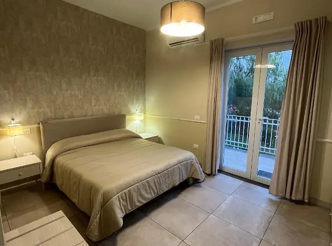 לינה וארוחת בוקר Maison De Charme פומפיי