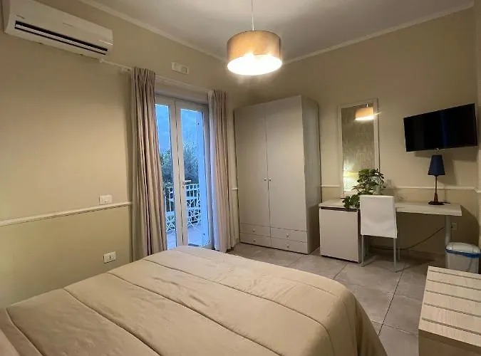 Maison De Charme לינה וארוחת בוקר פומפיי