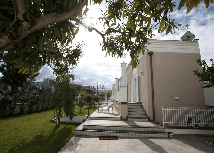 Maison De Charme לינה וארוחת בוקר