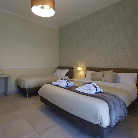 فندق مبيت وإفطار Maison De Charme بومبيي