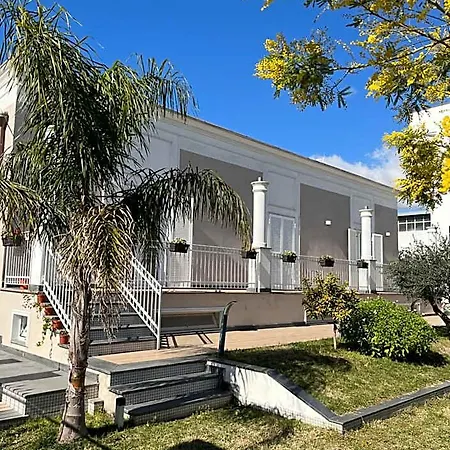 Maison De Charme Bed and Breakfast